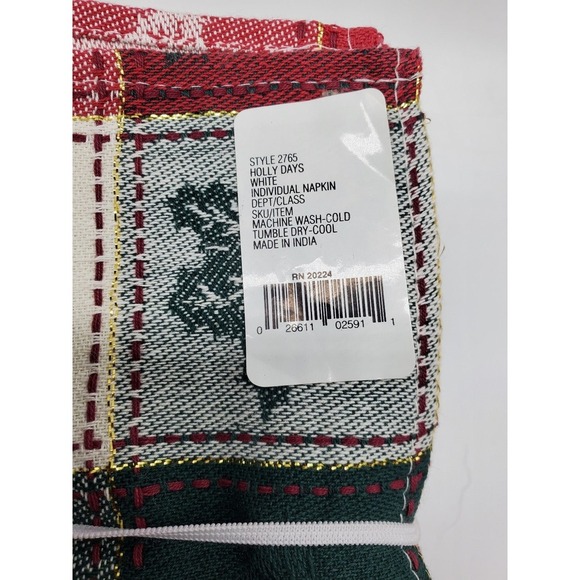 68" Round Christmas Tablecloth and 8 Cloth Napkin Set RB8 - Picture 3 of 4